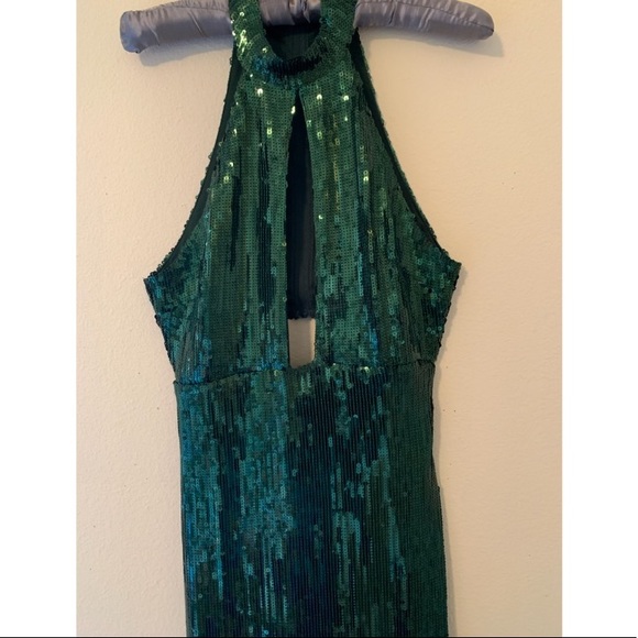 Green sequin formal gown - Picture 3 of 7